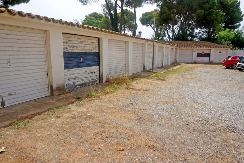 SOLD - GARATGE COSSIS 1B